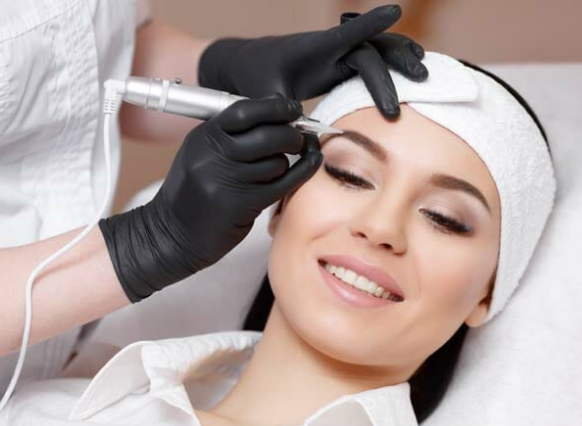 Estética: procedimentos de beleza e saúde. Micropigmentação de sobrancelhas